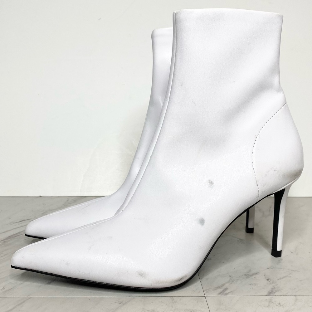 Jeffrey Campbell Pointy Toe White Faux Leather Bootie 8